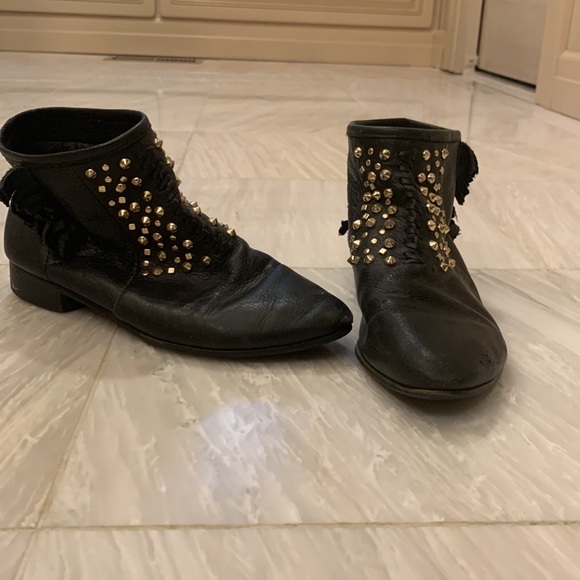 Betsey Johnson Black Leather Booties size 6 - Picture 2 of 5